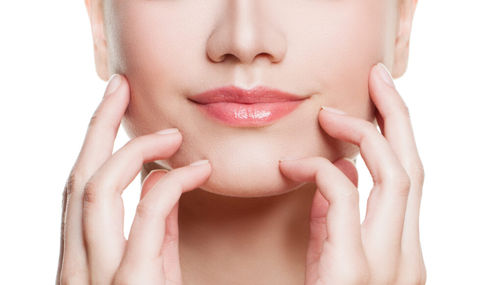 唇の色素沈着を防ぐ・改善する日常ケア