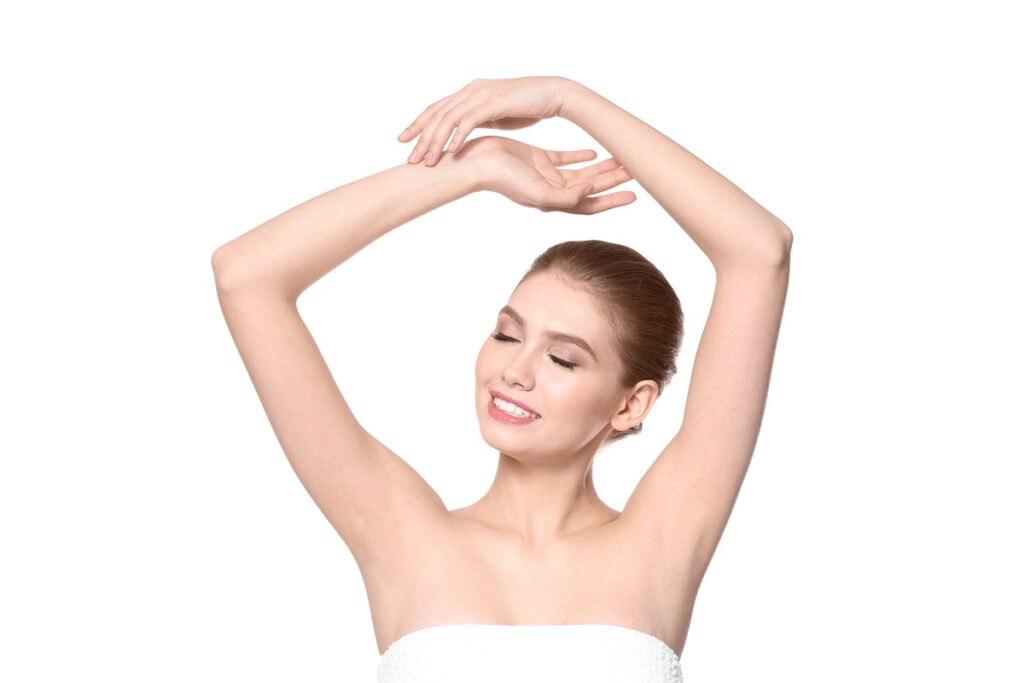 脇を見せる女性